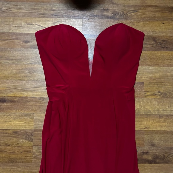 Red Dress - Picture 2 of 7